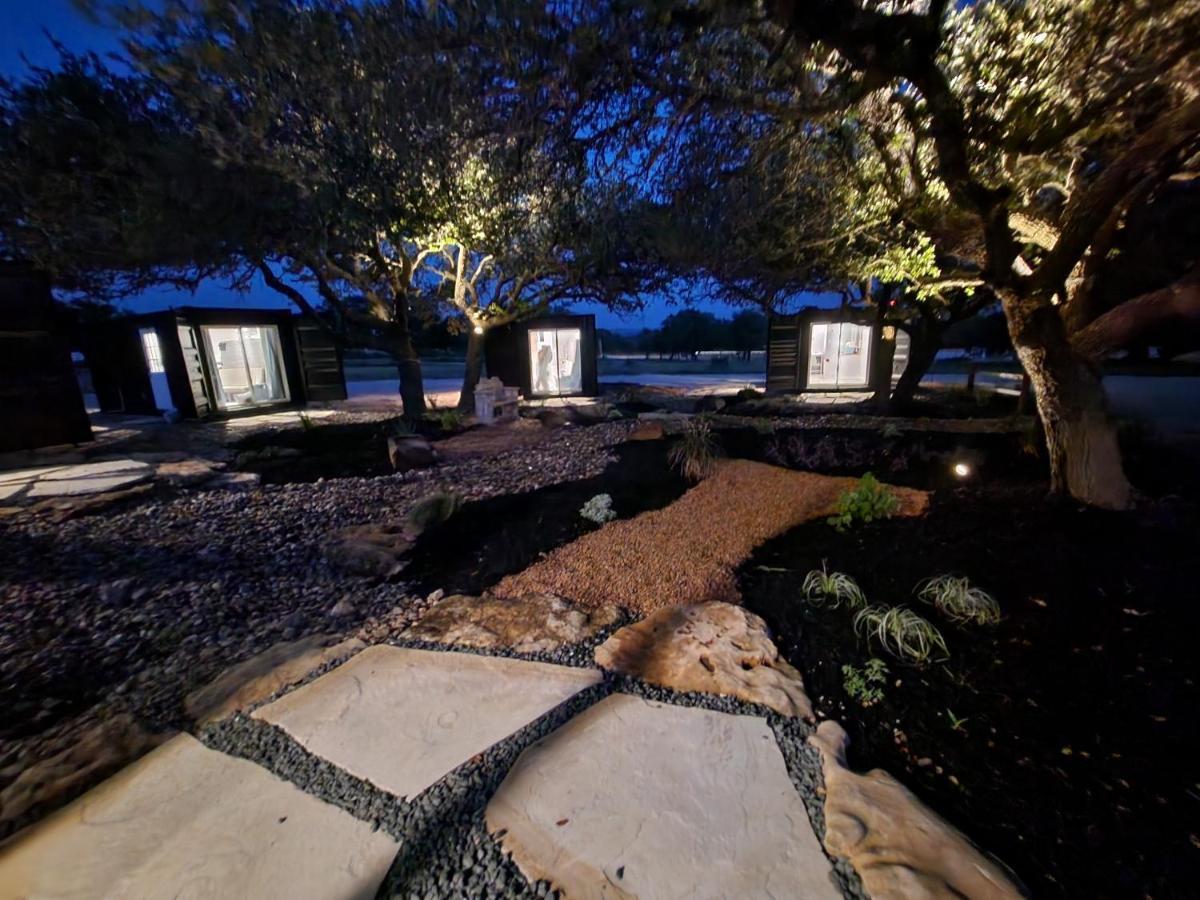 The Container Retreat @ 290 Wine Trail #1 Escape To Hye, Tx Villa Buitenkant foto
