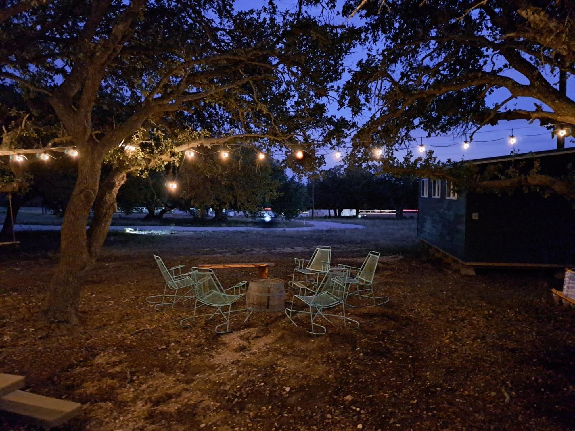 The Container Retreat @ 290 Wine Trail #1 Escape To Hye, Tx Villa Buitenkant foto